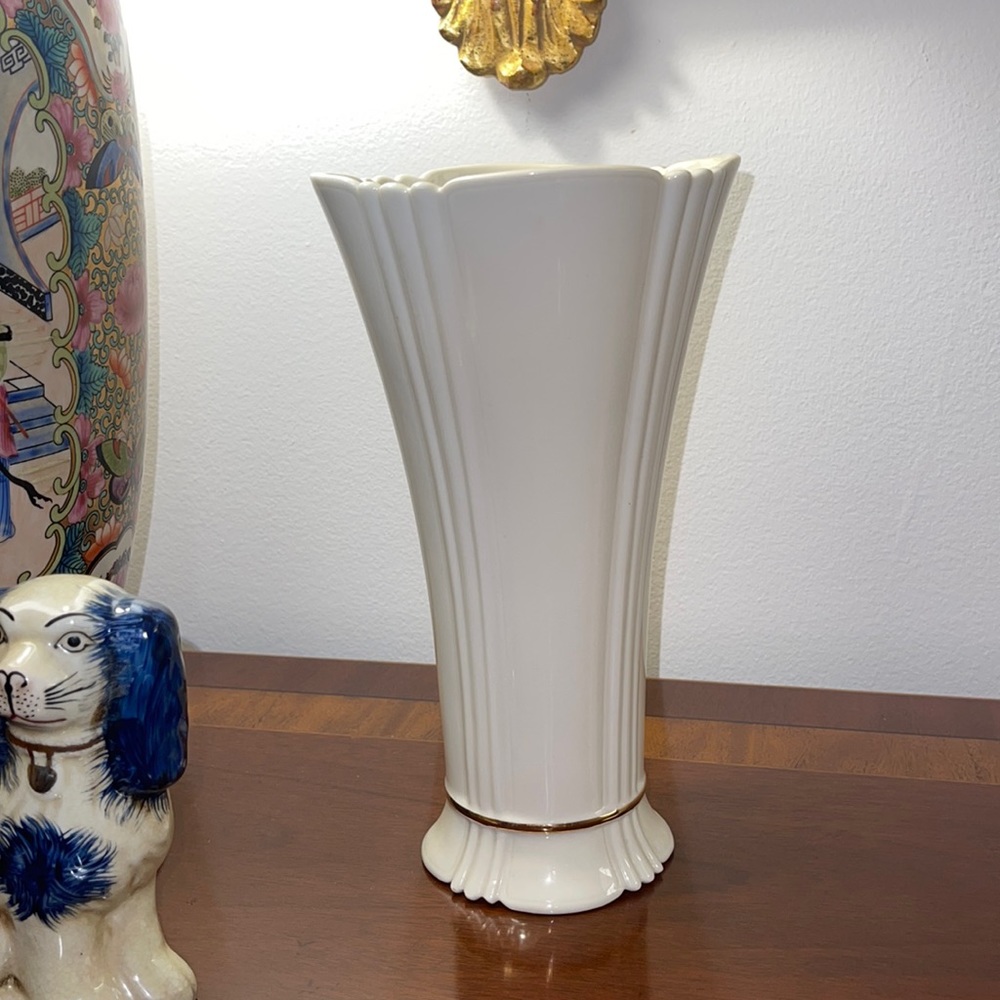 LENOX Vintage Say it with Silk Trumpet Vase - Excellent Condition!